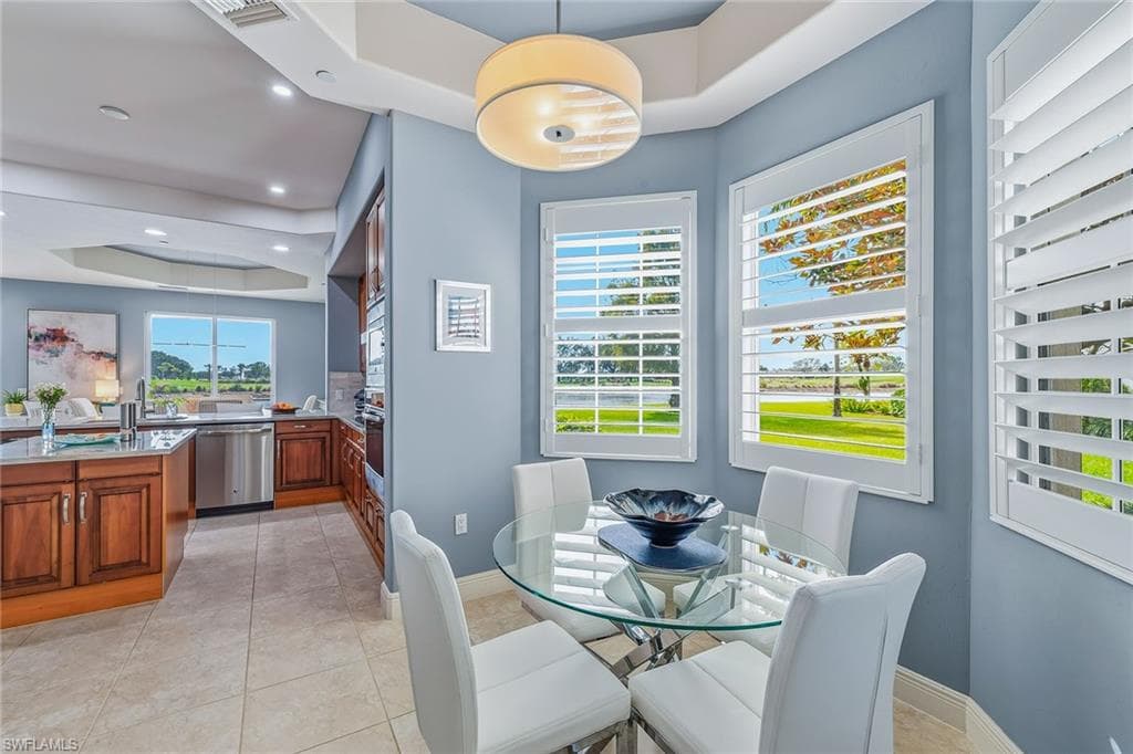 558 Avellino Isles Cir 102, Naples, FL 34119-11