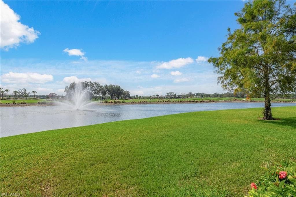 558 Avellino Isles Cir 102, Naples, FL 34119-27