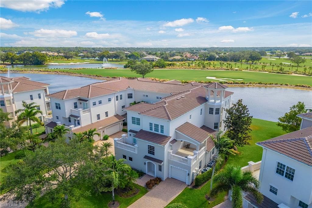 558 Avellino Isles Cir 102, Naples, FL 34119-28