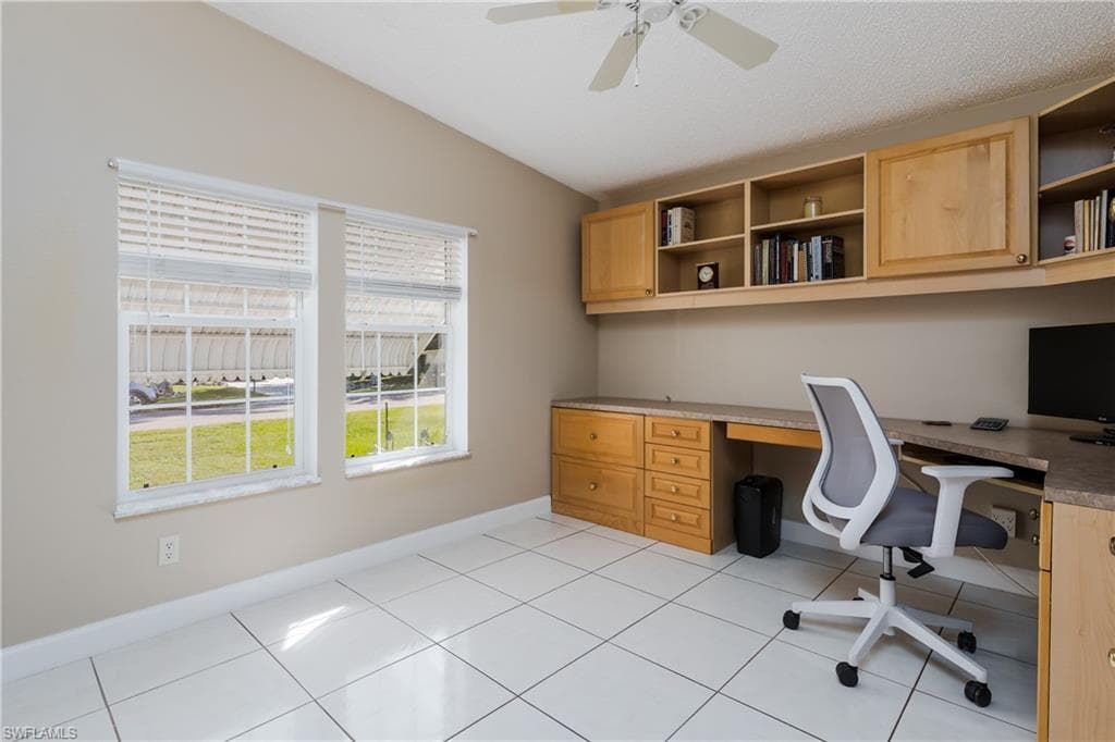 255 Riverwood Rd, Naples, FL 34114-24