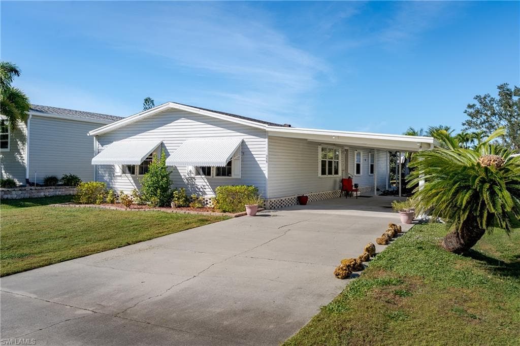 255 Riverwood Rd, Naples, FL 34114-3