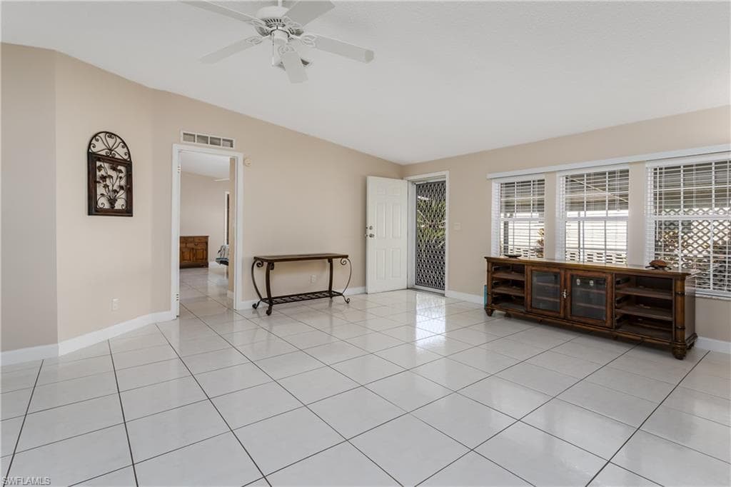 255 Riverwood Rd, Naples, FL 34114-7