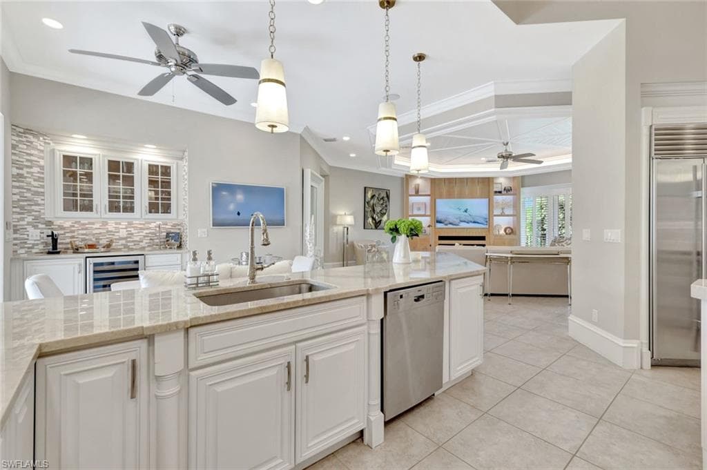 195 Beach Dr, Marco Island, FL 34145-8