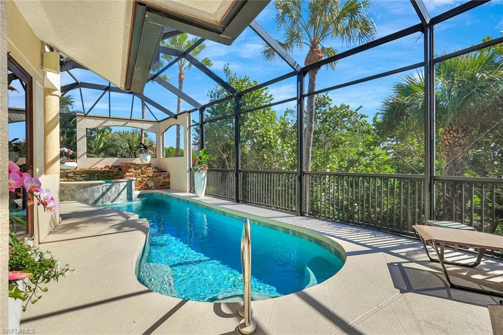 195 Beach Dr, Marco Island, FL 34145-11