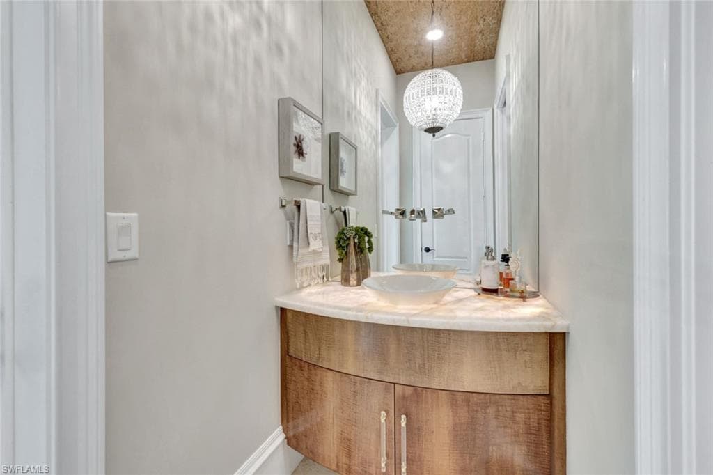 195 Beach Dr, Marco Island, FL 34145-27