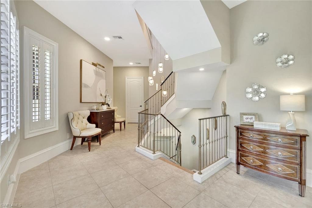 195 Beach Dr, Marco Island, FL 34145-28