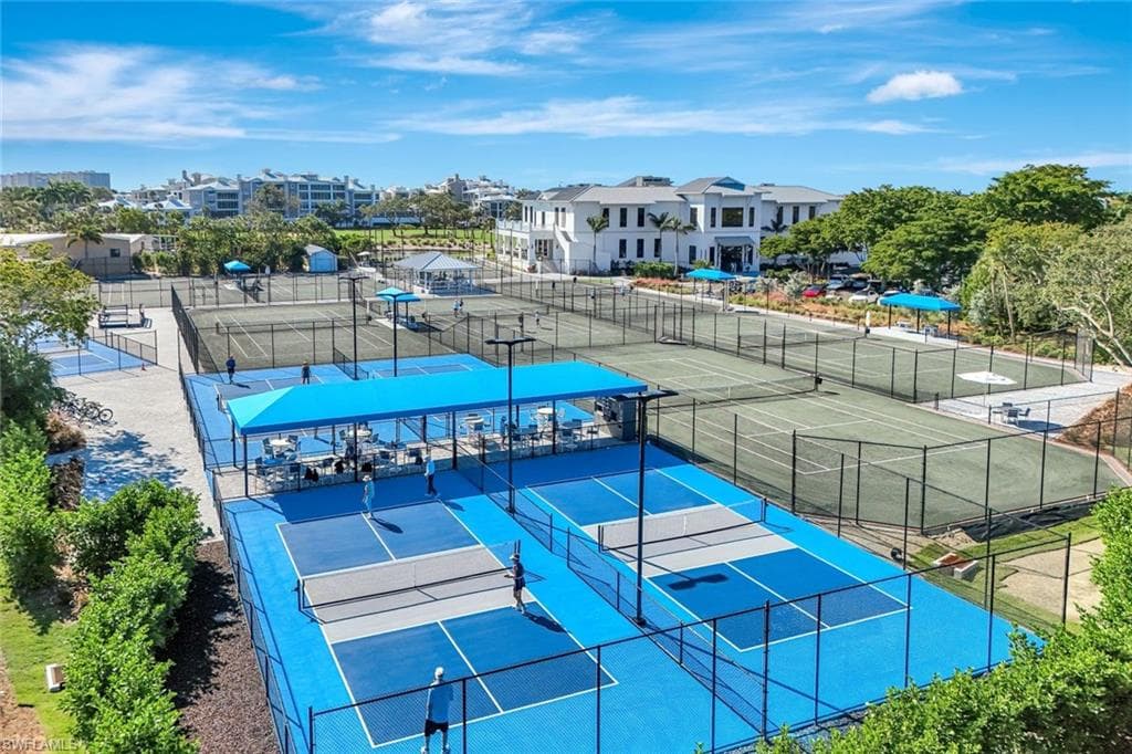 195 Beach Dr, Marco Island, FL 34145-32