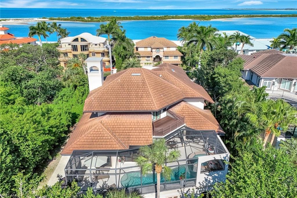 195 Beach Dr, Marco Island, FL 34145-34