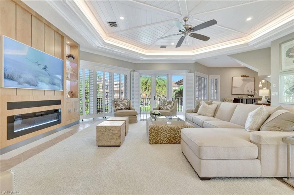 195 Beach Dr, Marco Island, FL 34145-3