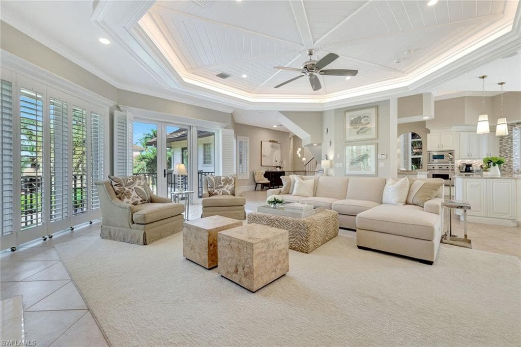 195 Beach Dr, Marco Island, FL 34145-4