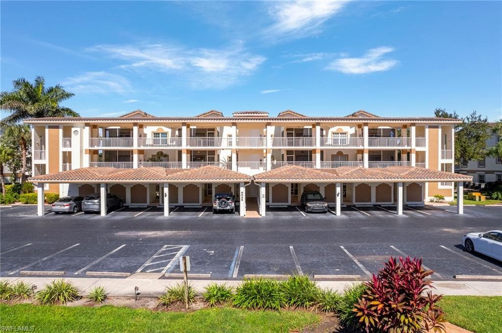 6025 Chardonnay Ln 202, Naples, FL 34119-11