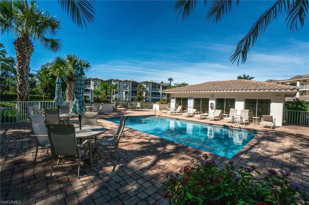 6025 Chardonnay Ln 202, Naples, FL 34119-34