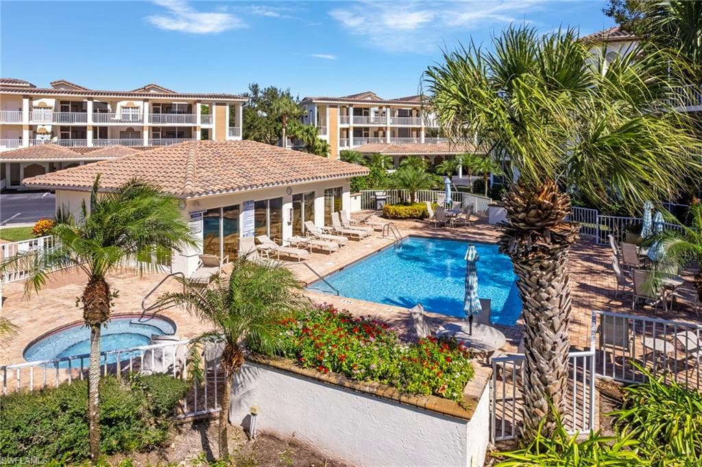 6025 Chardonnay Ln 202, Naples, FL 34119-35