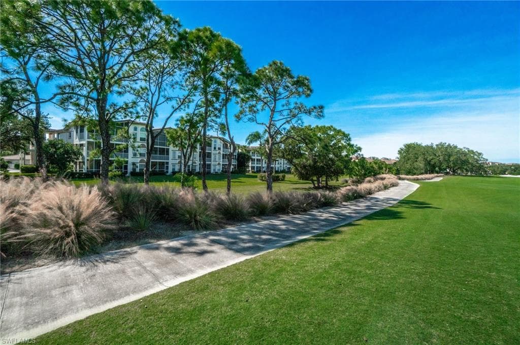 6025 Chardonnay Ln 202, Naples, FL 34119-36