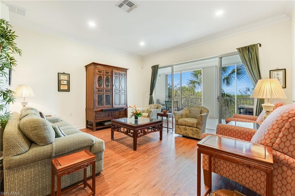 19000 Sapphire Shores Ln 202, Estero, FL 33928-5