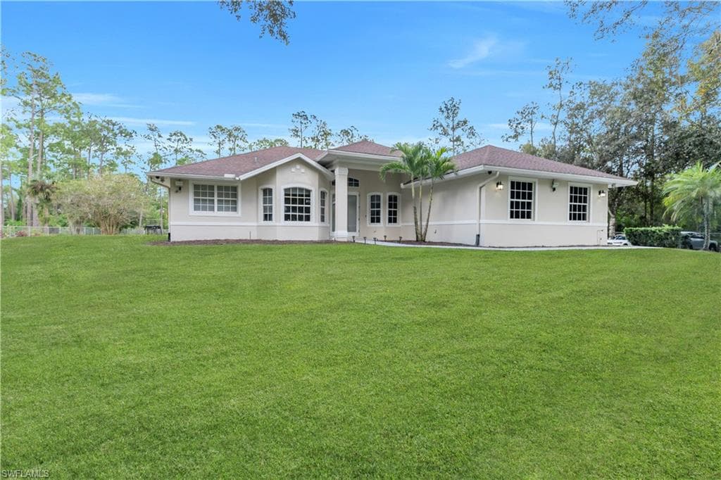 860 Desoto Blvd N, Naples, FL 34120-8