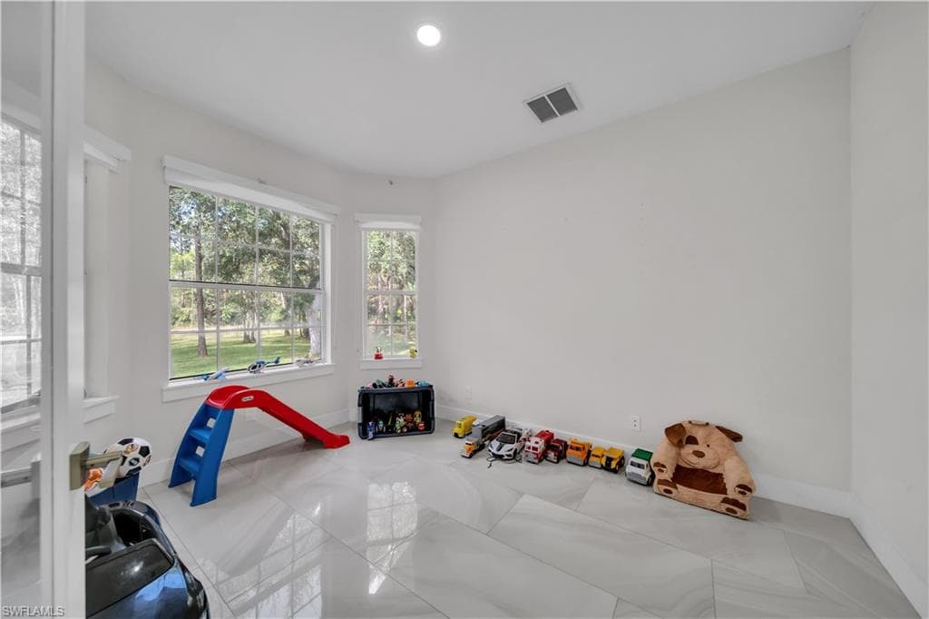 860 Desoto Blvd N, Naples, FL 34120-20