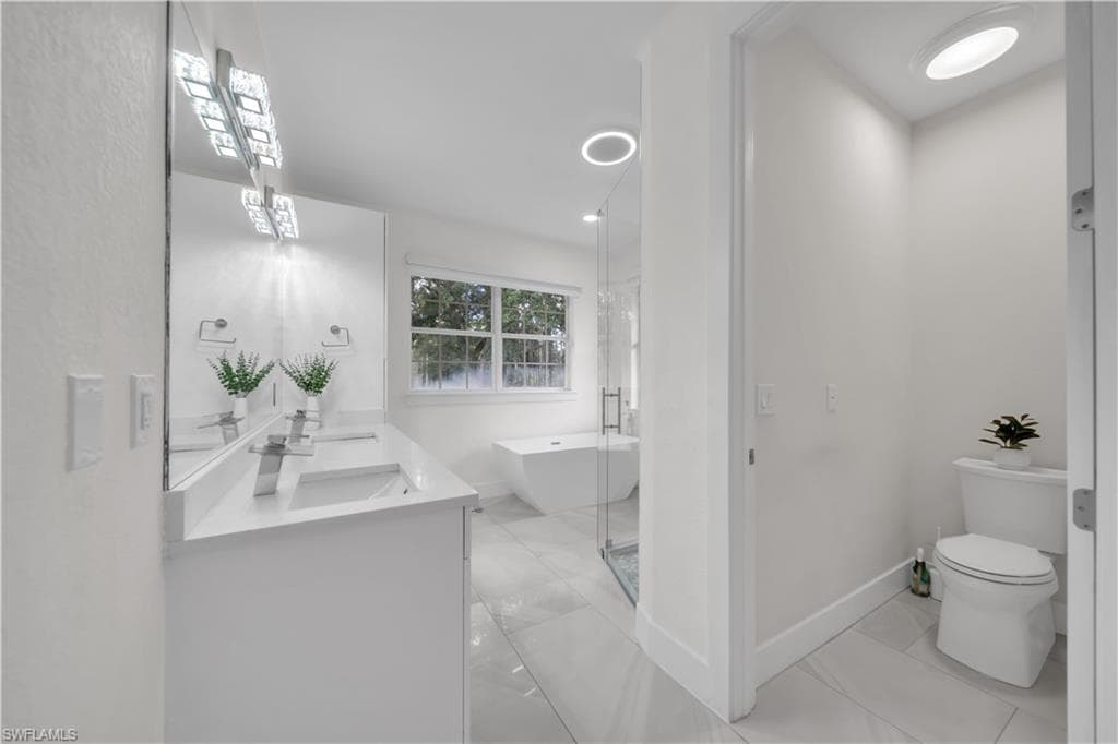 860 Desoto Blvd N, Naples, FL 34120-26