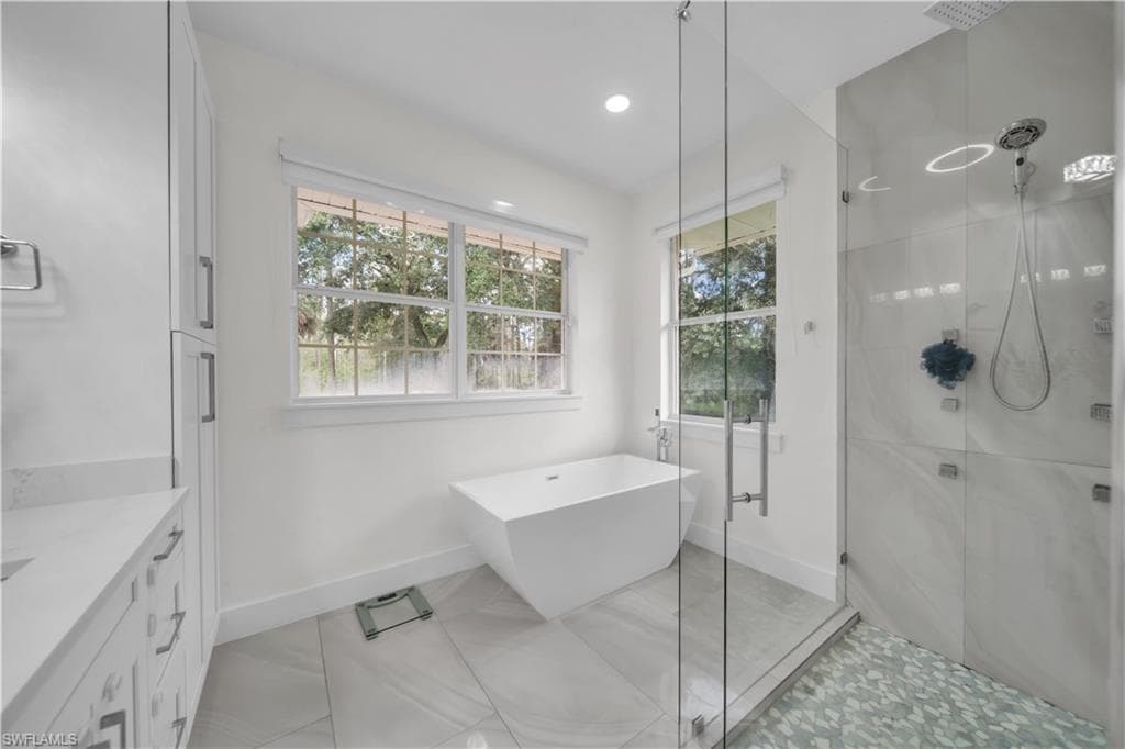 860 Desoto Blvd N, Naples, FL 34120-29