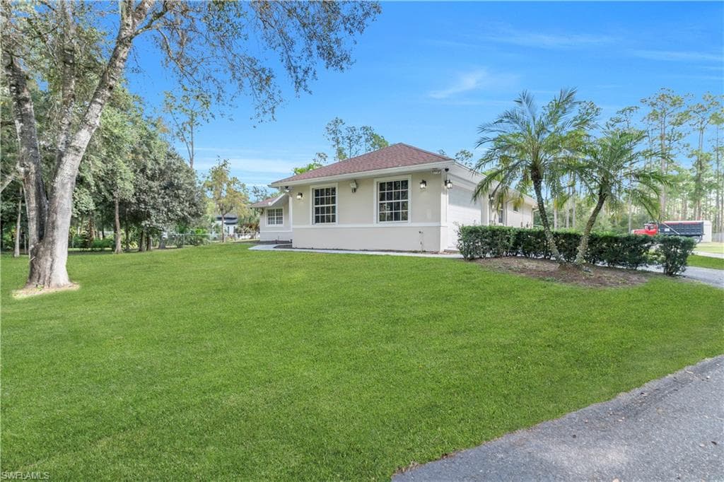 860 Desoto Blvd N, Naples, FL 34120-2