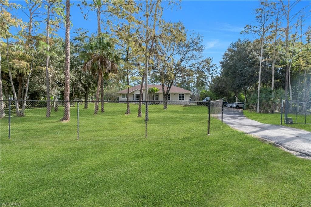 860 Desoto Blvd N, Naples, FL 34120-4