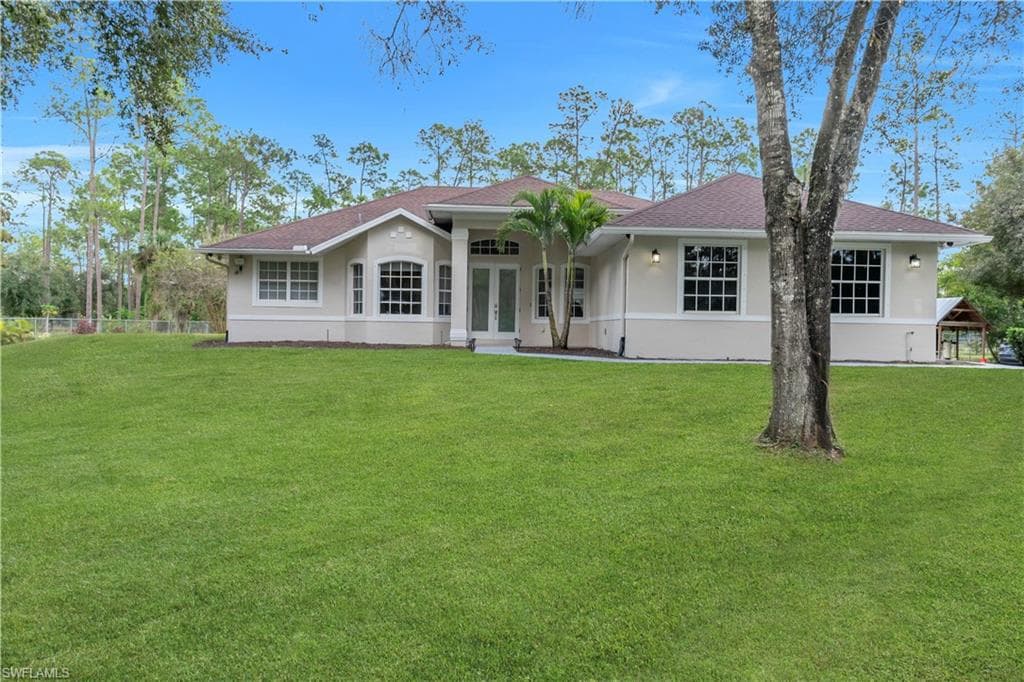 860 Desoto Blvd N, Naples, FL 34120-5