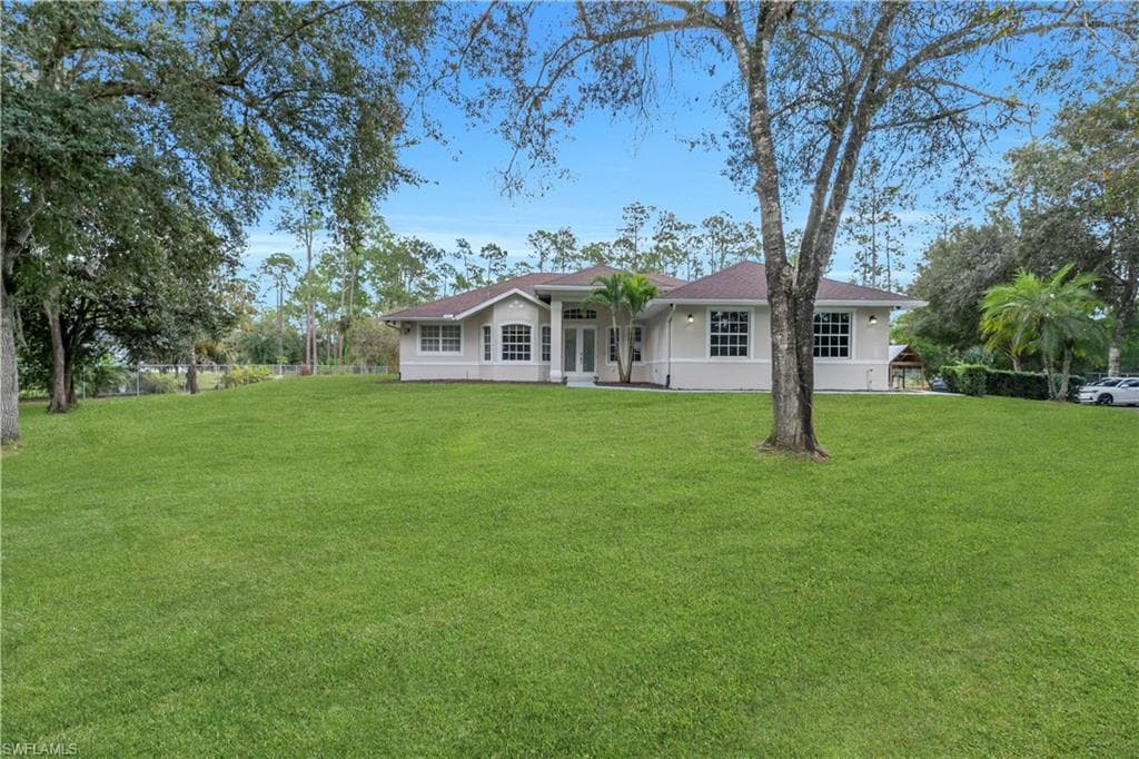 860 Desoto Blvd N, Naples, FL 34120-6