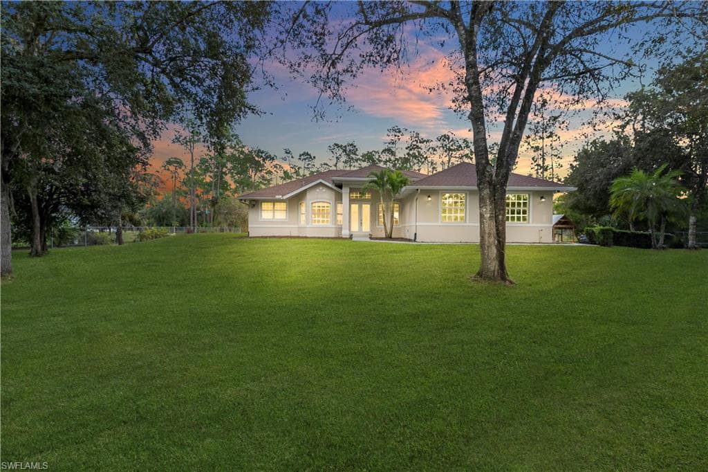 860 Desoto Blvd N, Naples, FL 34120-7