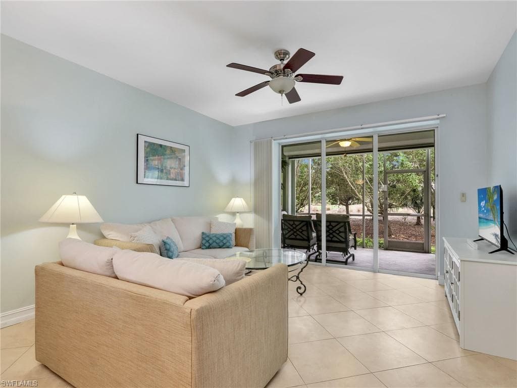 1042 Mainsail Dr 813, Naples, FL 34114-9