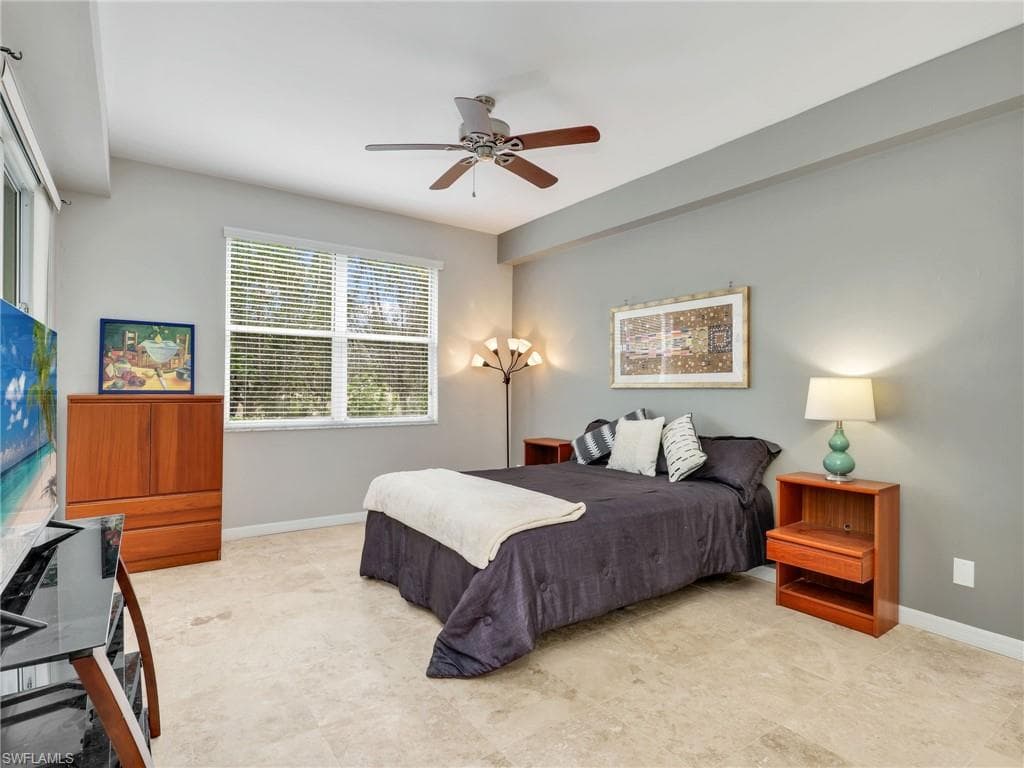 1042 Mainsail Dr 813, Naples, FL 34114-15