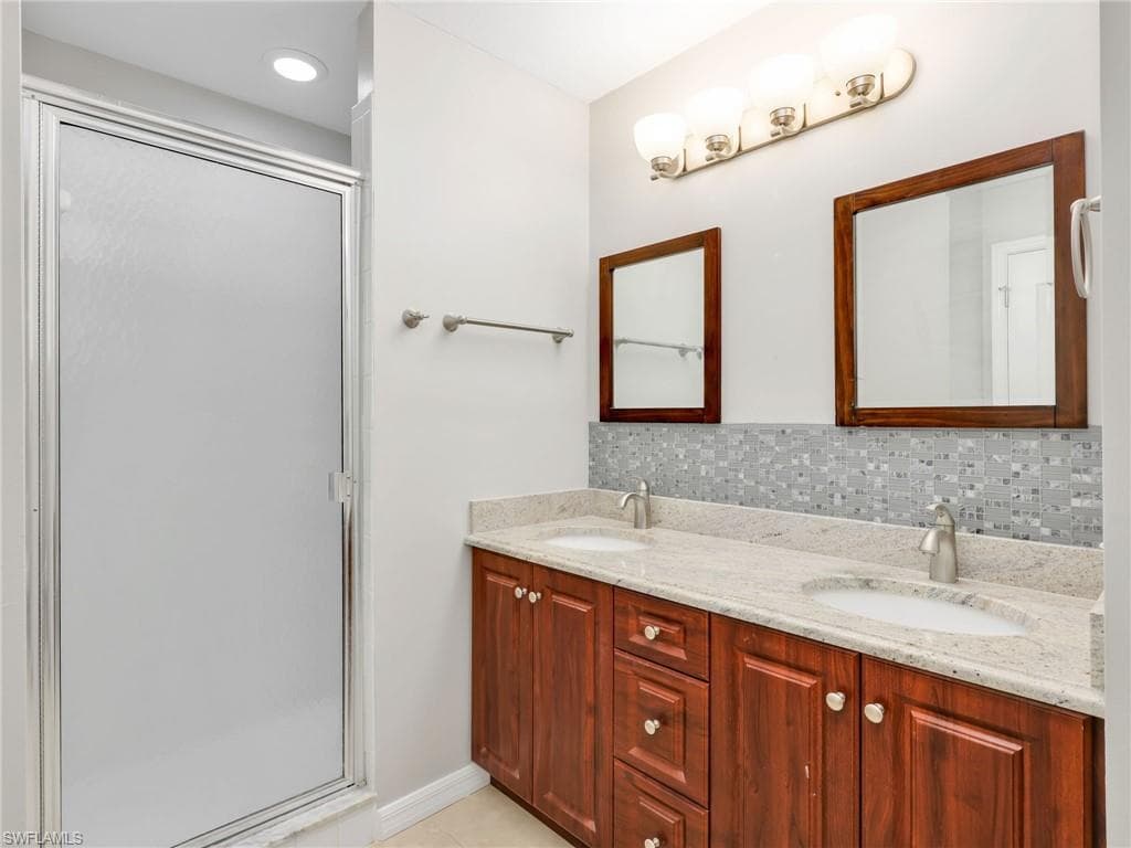 1042 Mainsail Dr 813, Naples, FL 34114-18