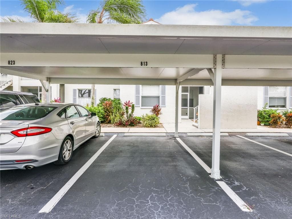 1042 Mainsail Dr 813, Naples, FL 34114-25