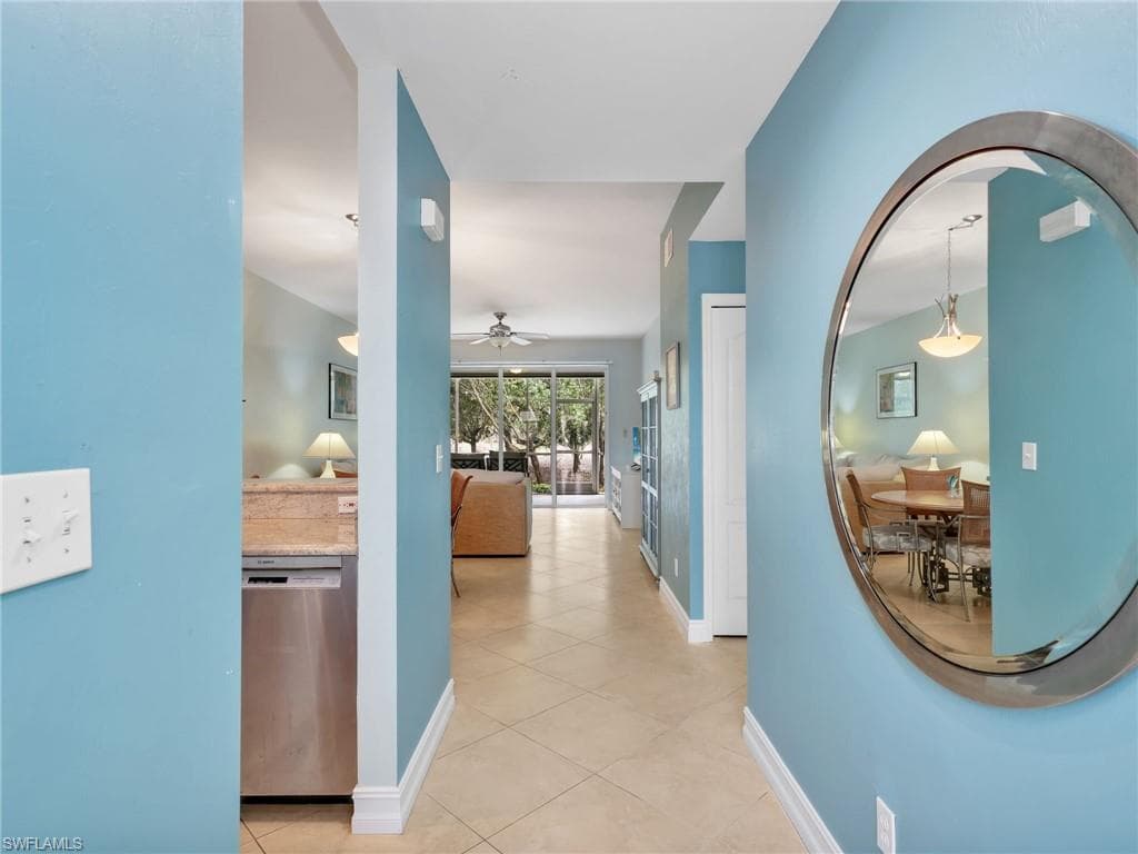 1042 Mainsail Dr 813, Naples, FL 34114-3