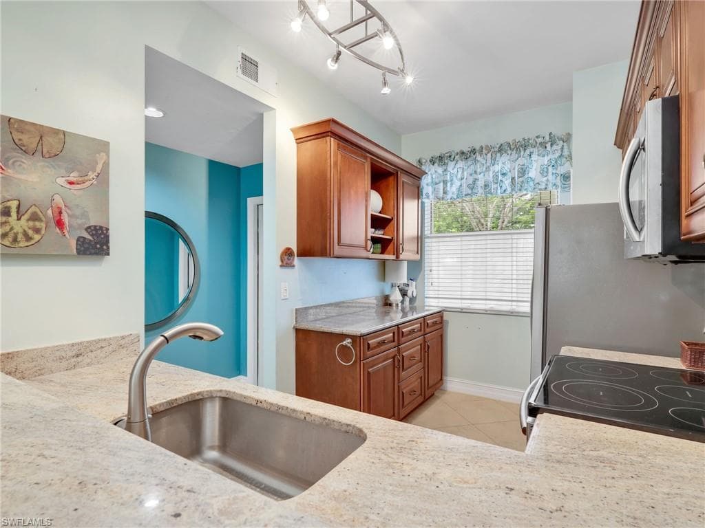 1042 Mainsail Dr 813, Naples, FL 34114-6