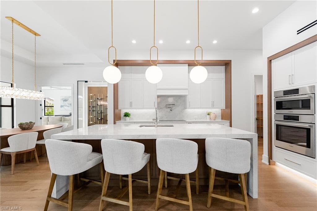 3233 64th St SW, Naples, FL 34105-8