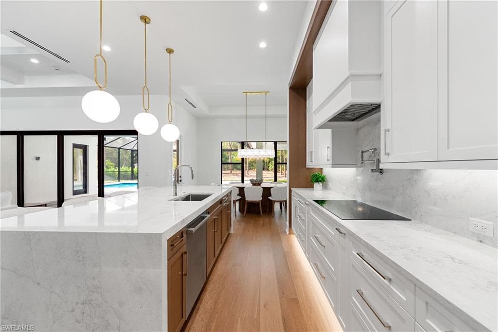 3233 64th St SW, Naples, FL 34105-9