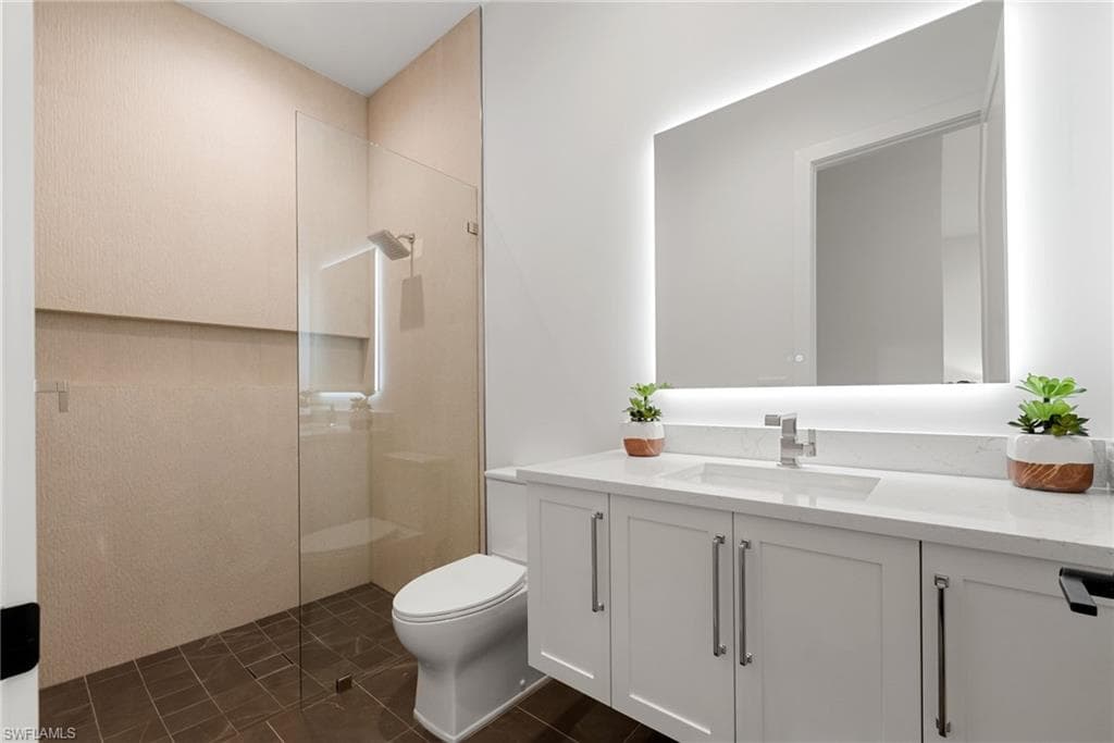 3233 64th St SW, Naples, FL 34105-32