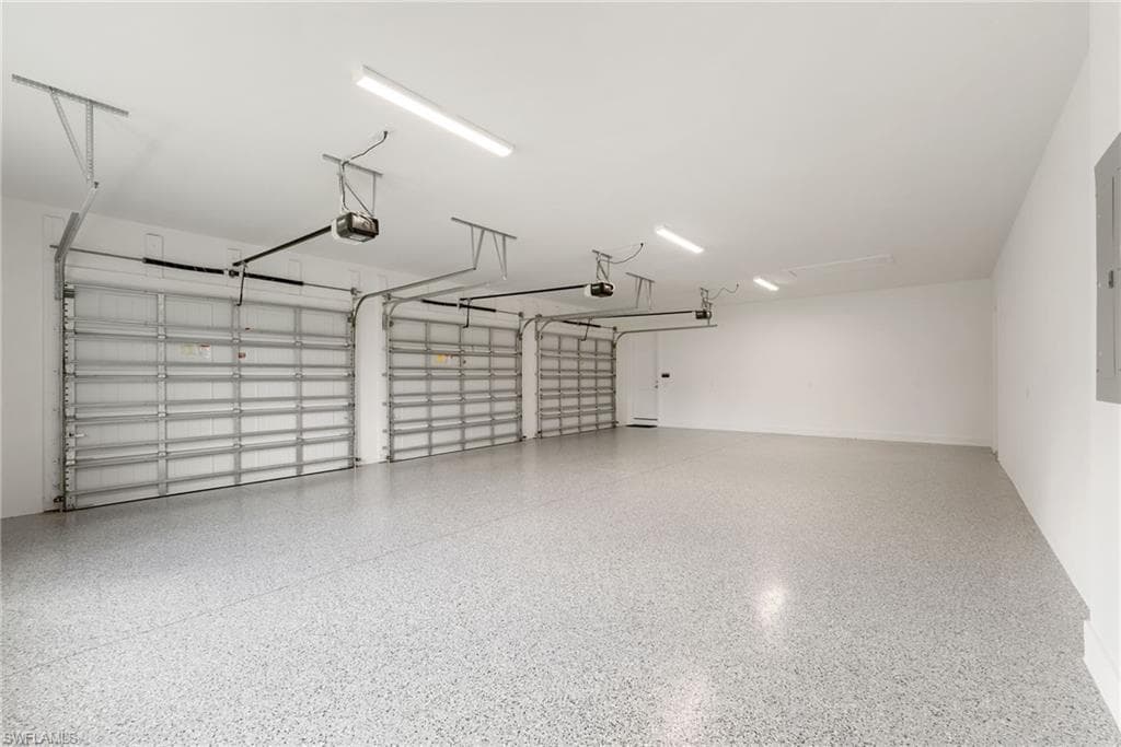 3233 64th St SW, Naples, FL 34105-42