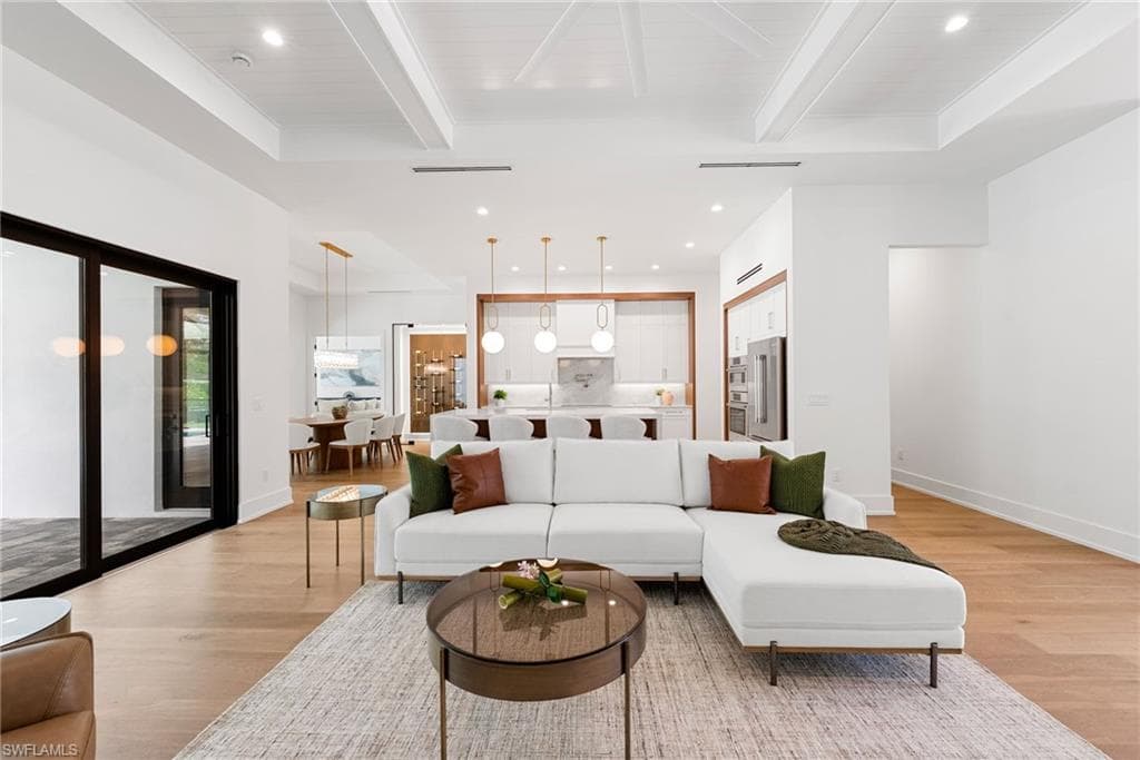 3233 64th St SW, Naples, FL 34105-5