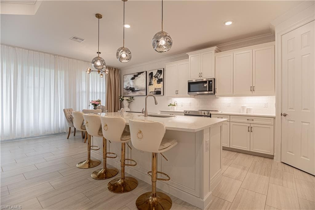 18750 Lake Hammock Dr, Naples, Fl 34114-11