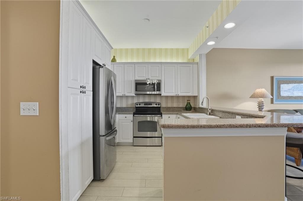 450 Launch Cir 503, Naples, FL 34108-9