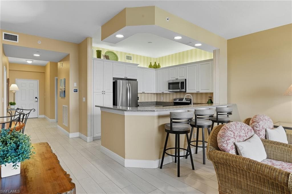 450 Launch Cir 503, Naples, FL 34108-12