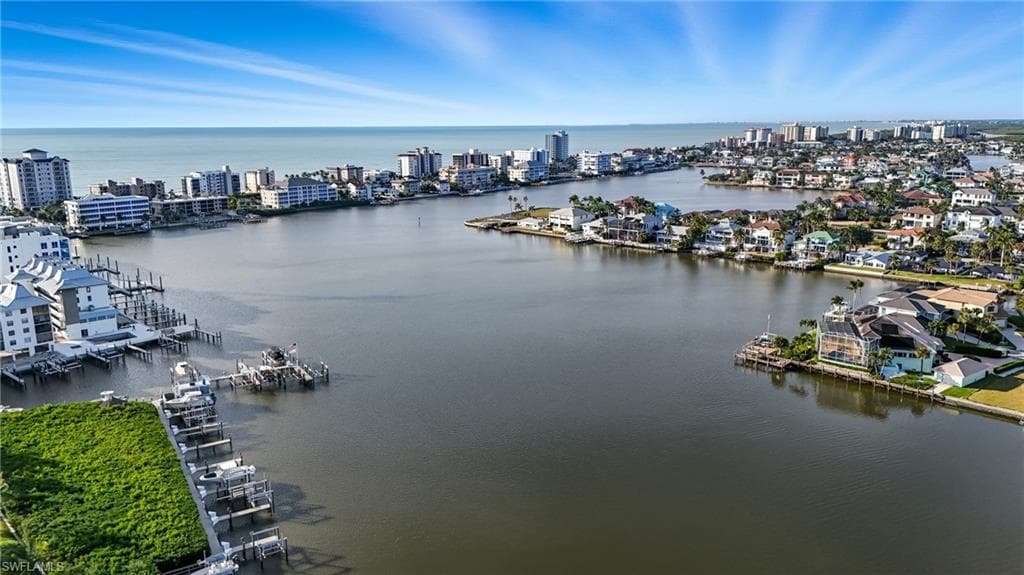 450 Launch Cir 503, Naples, FL 34108-31