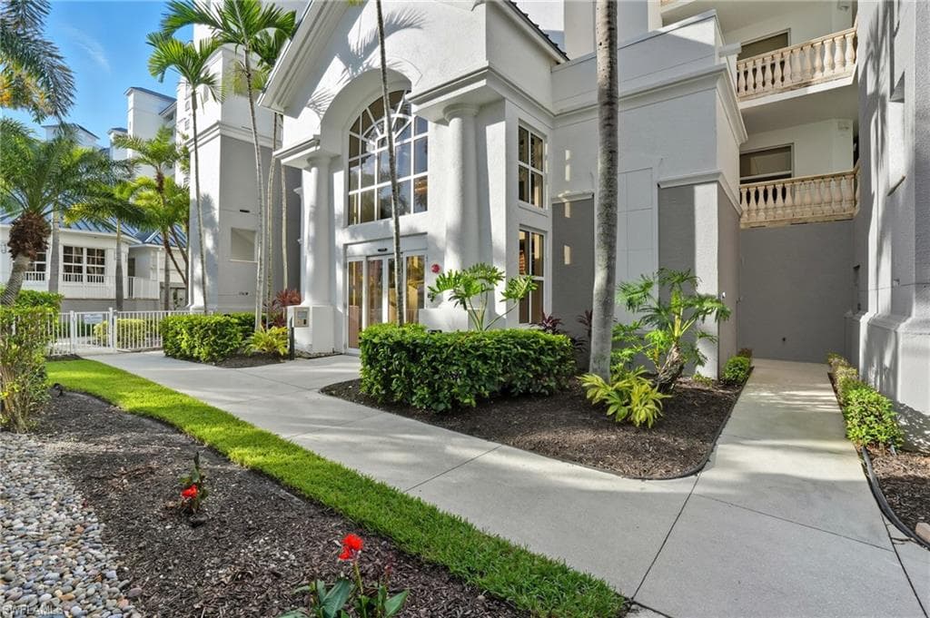 450 Launch Cir 503, Naples, FL 34108-2