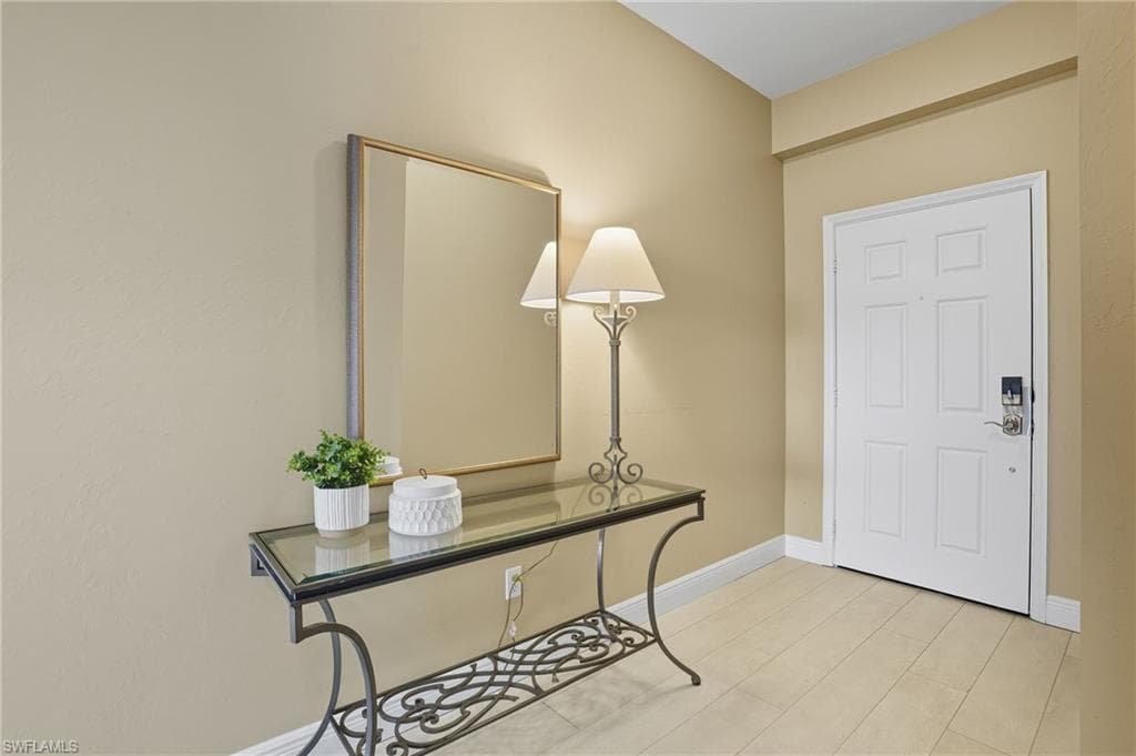 450 Launch Cir 503, Naples, FL 34108-3