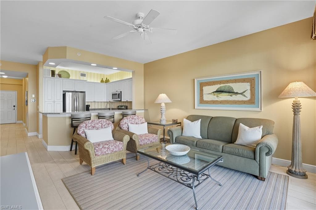 450 Launch Cir 503, Naples, FL 34108-6