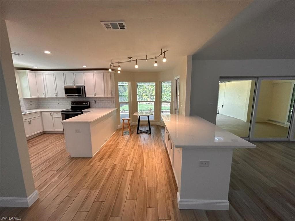 24410 Mountain View Dr, Bonita Springs, FL 34135-10