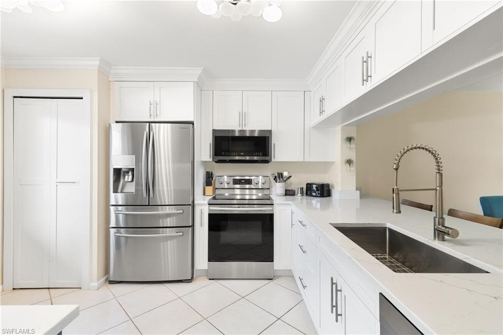 3685 Amberly Cir D203, Naples, FL 34112-9