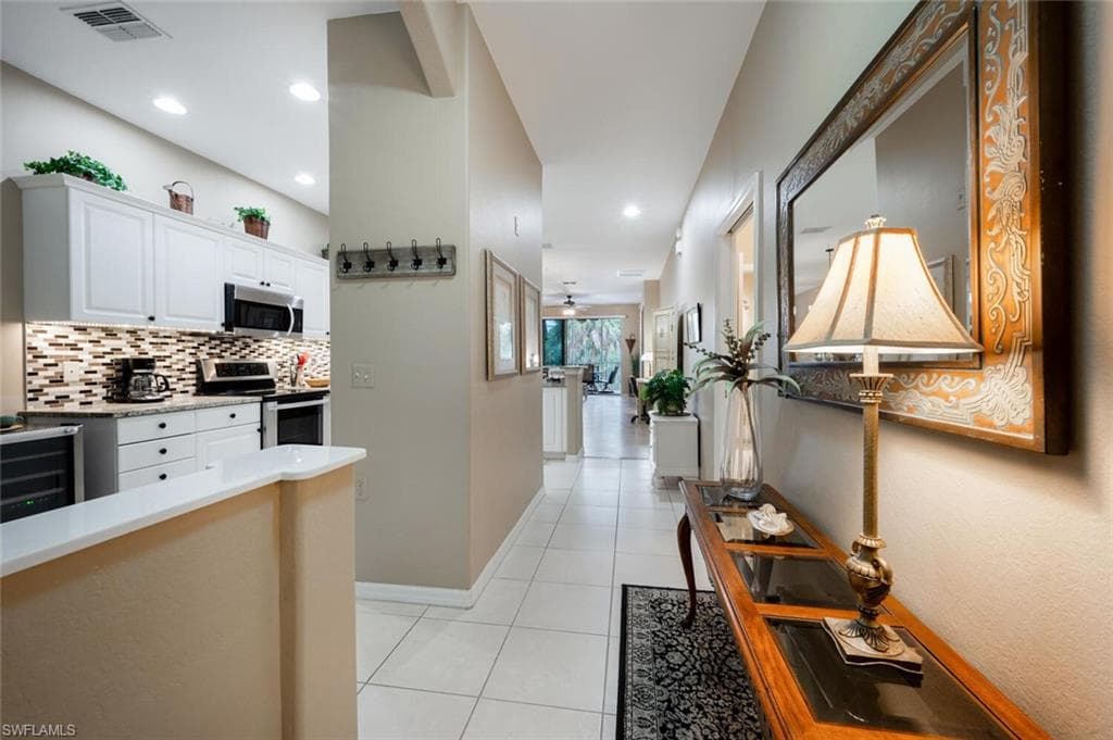 4844 Hampshire Ct 104, Naples, FL 34112-2