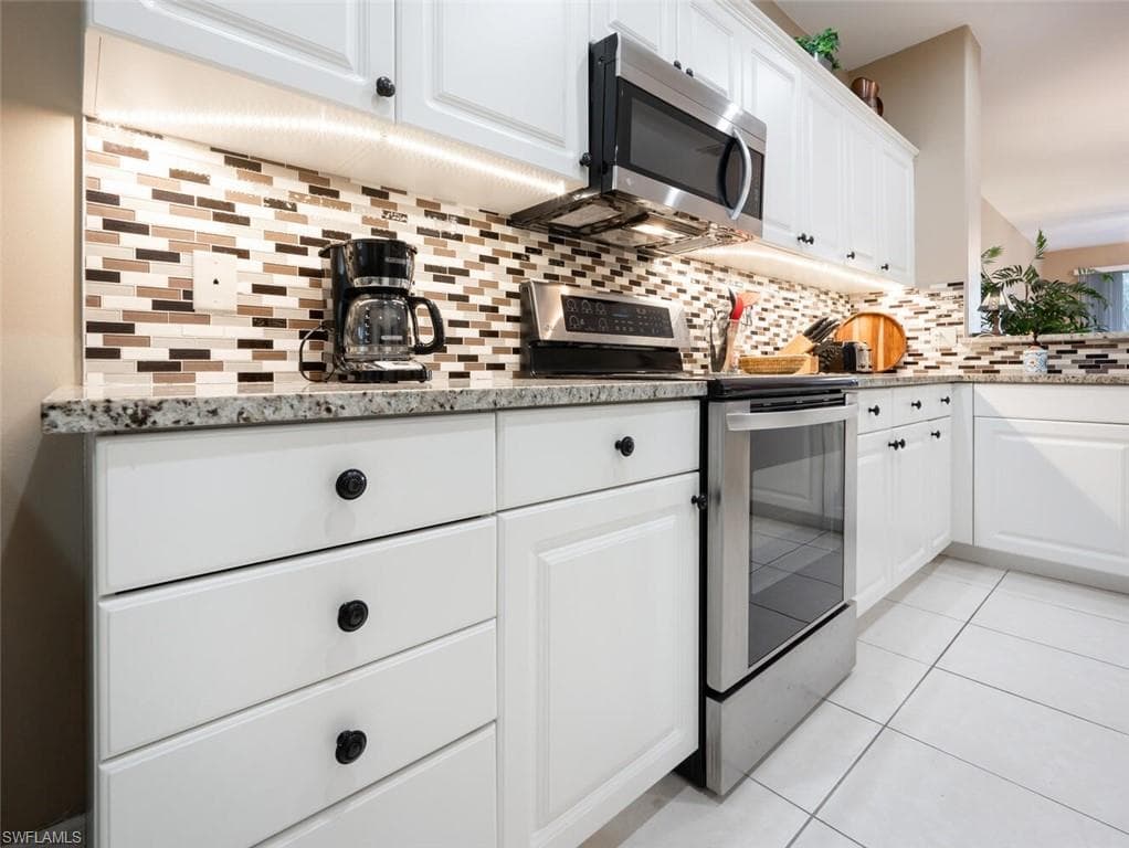 4844 Hampshire Ct 104, Naples, FL 34112-4